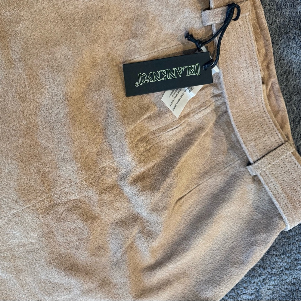 BlankNYC suede mini skirt NWT - Picture 3 of 5
